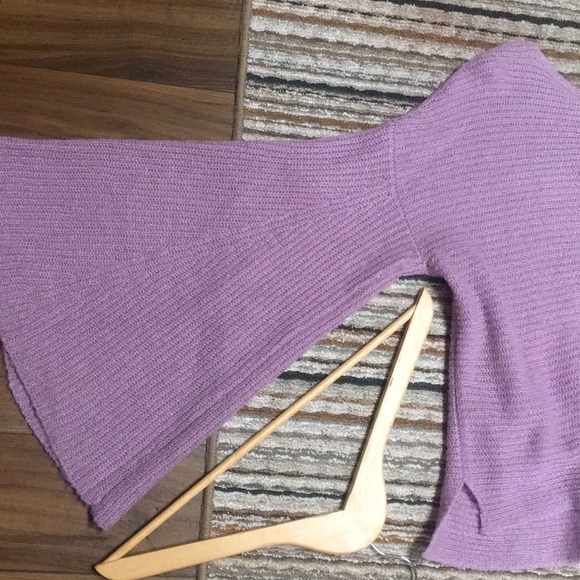 Lavender sweater with Bell sleeves - Picture 2 of 3